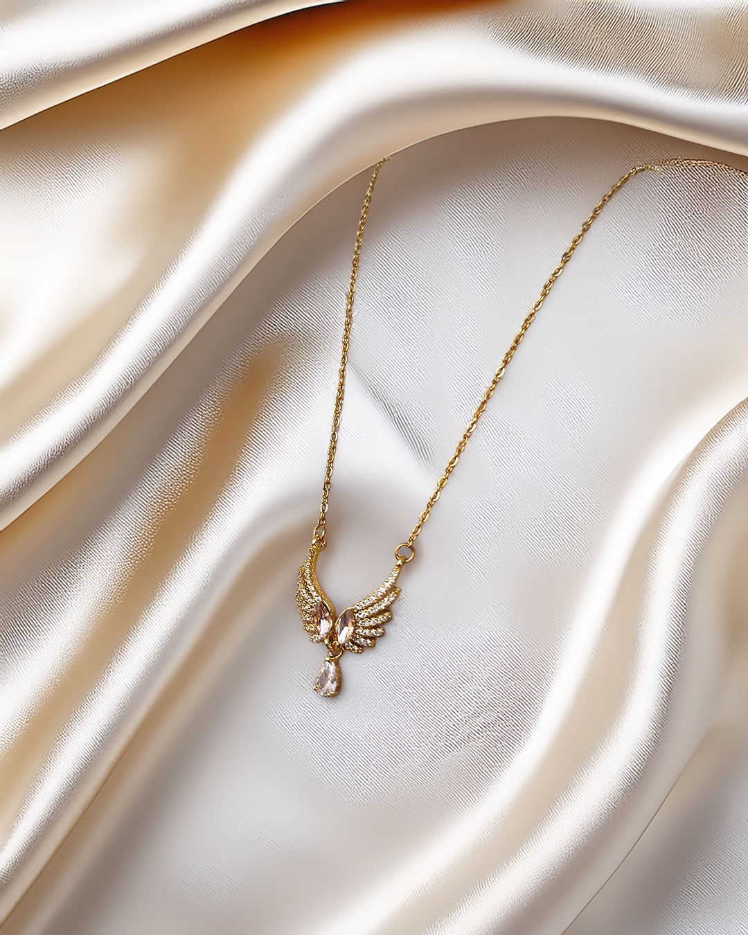 Ethereal Butterfly Pendant | Minimalist Doğa Serisi